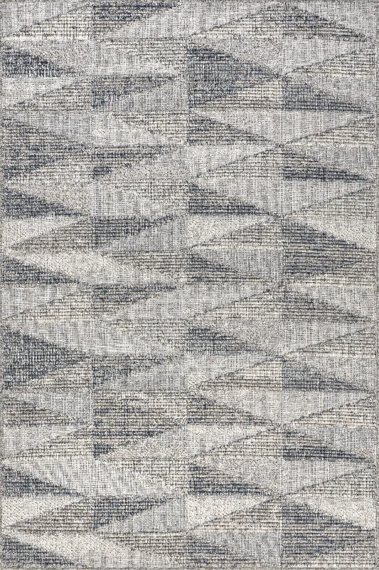 Mina High-Low Triangles Indoor/Outdoor Rug | Light Grey