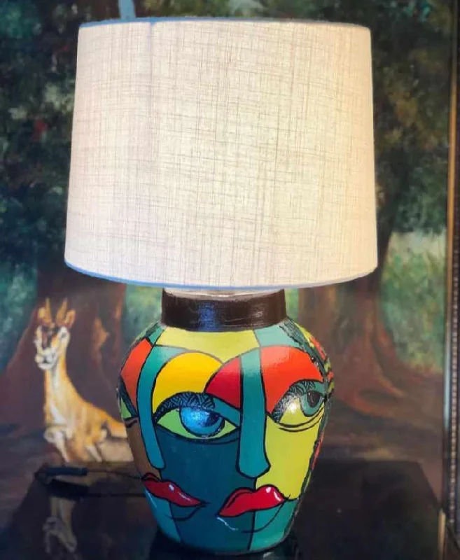 Face-Simulated Art Table Lamp - Small - LED (Cream)